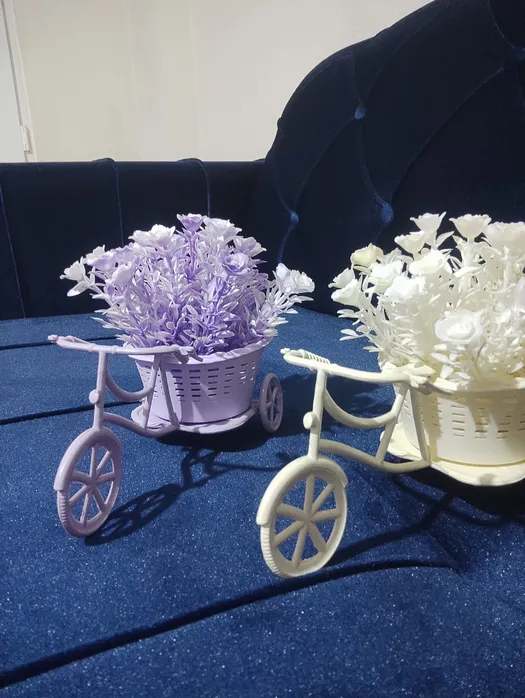 Plastik çicekli bisiklet