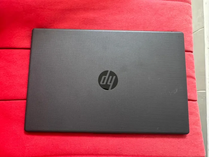 HP 250 G10 İNTEL CORE İ5-1334U 16GB RAM 512gb
